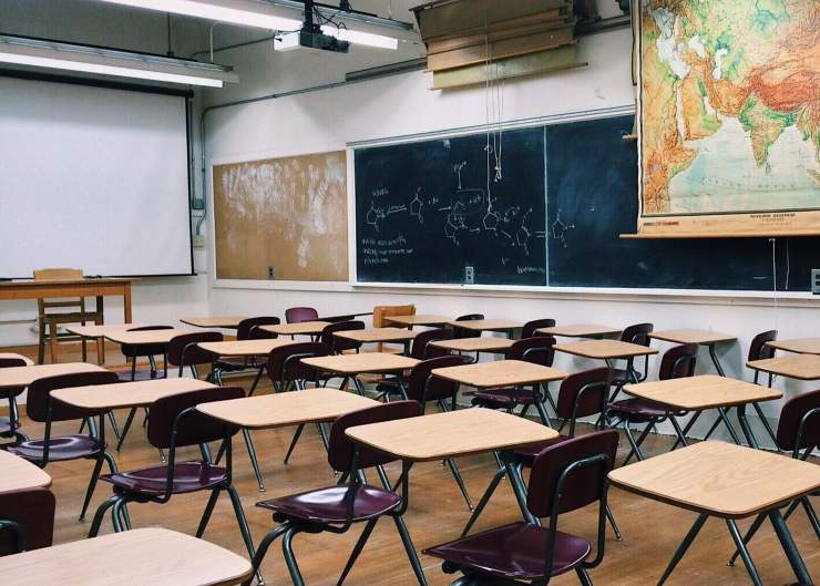 aula e banchi