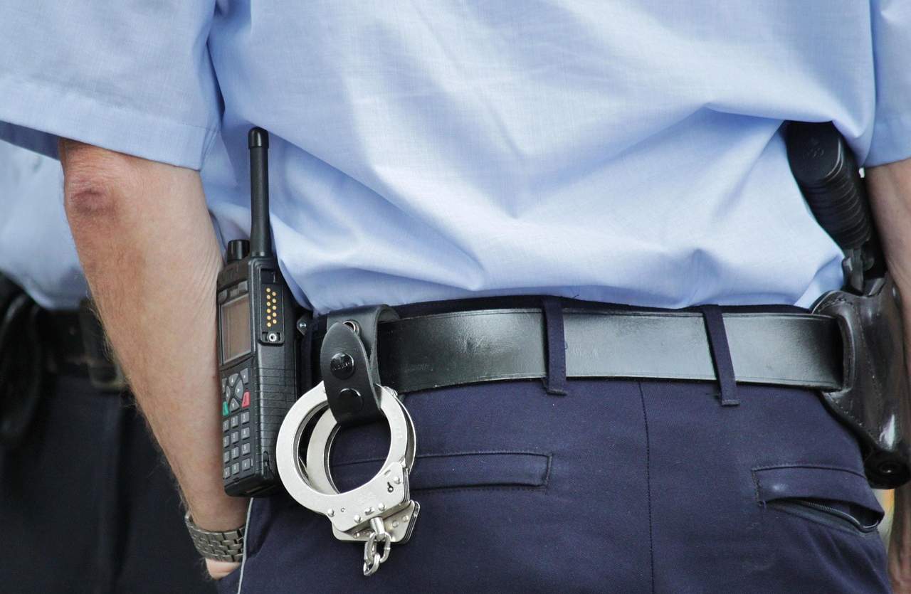 dettaglio di un poliziotto