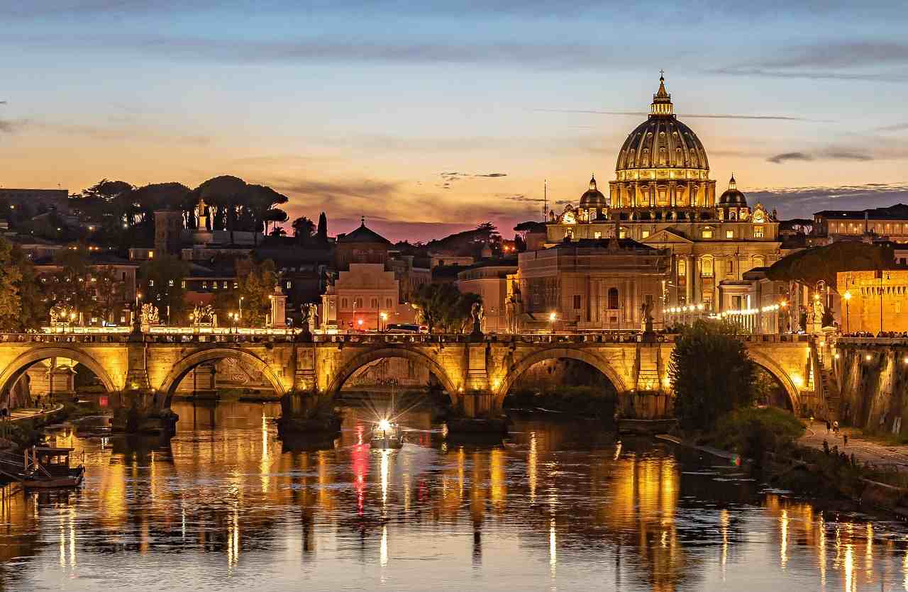 tevere e la basilica di san Pietro